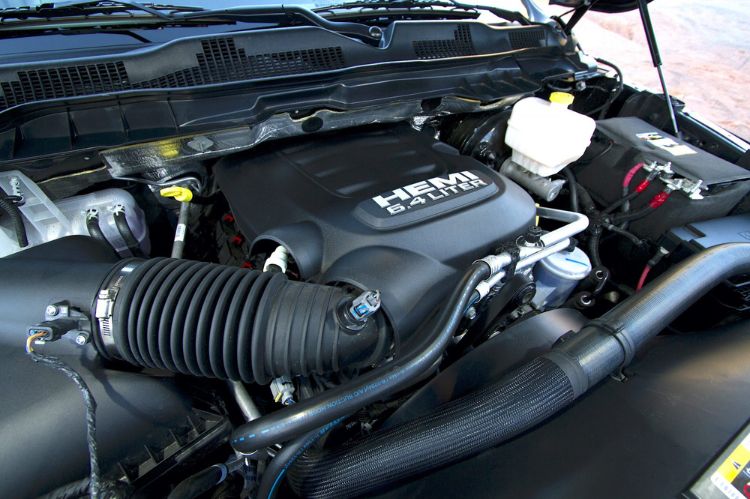 Dodge Charger Scat Pack engine